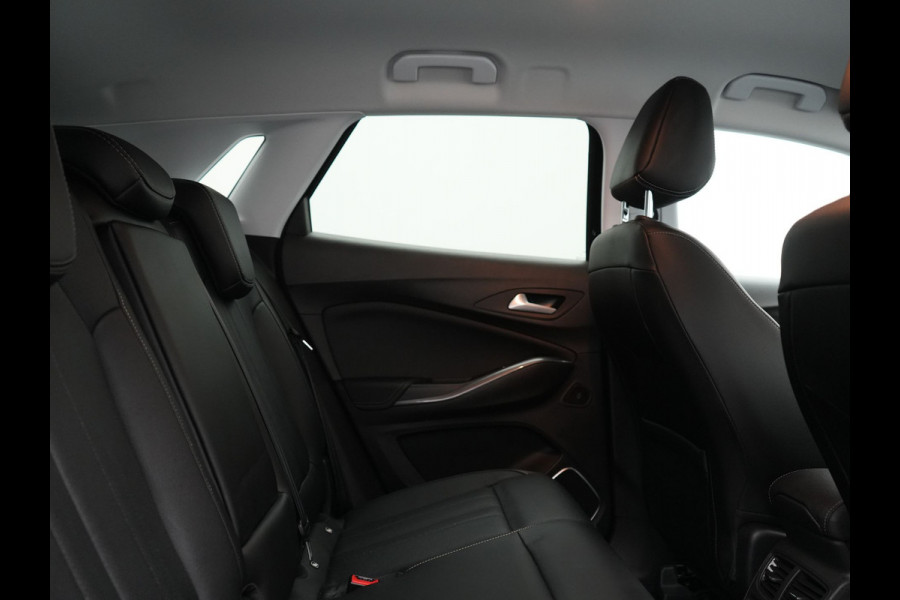 Opel Grandland X 1.6 Turbo Ultimate PHEV 225pk | Trekhaak Afn. | Adaptive Cruise | 360 Camera | Lederen Sportstoelen Memory & Ventilatie | Stoelverwarming | Keyless | Apple Carplay | DAB | Navigatie | 19"L.M | Plug In Hybrid