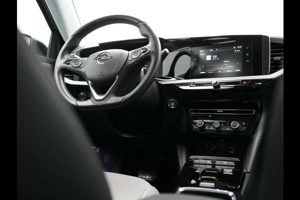 Opel Mokka-e Elegance 50-kWh 11kw bl. 136pk | 360 Camera | BLIS | Voorstoelen Verwarmd | Warmtepomp | Apple Carplay | Cruise Control | 17"L.M | LED Koplampen | Virtual | Lane Assist | DAB |
