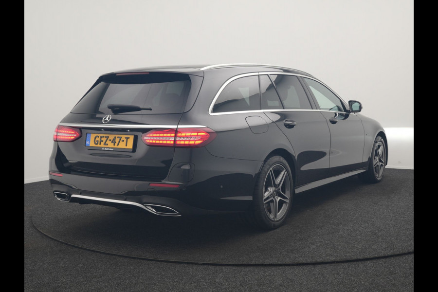 Mercedes-Benz E-Klasse Estate 300 e AMG 320pk PHEV Dealer O.H | Trekhaak af Fabriek | Schuif-/kantel Dak | Widescreen Navi | Multibeam LED | Camera | Alcantara Sportstoelen Verwarmd | Apple Carplay | BLIS | 18"L.M | Plug In Hybrid
