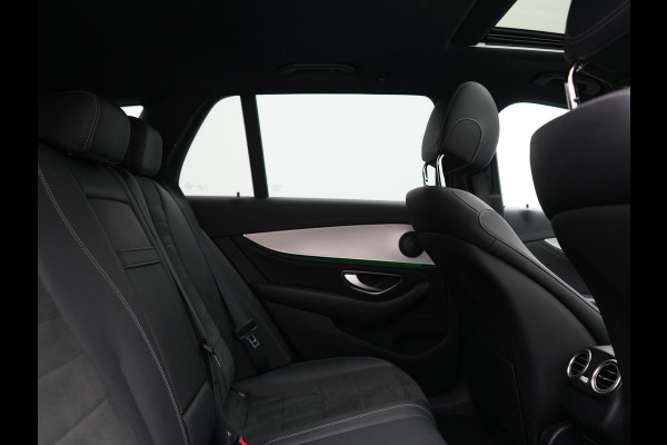 Mercedes-Benz E-Klasse Estate 300 e AMG 320pk PHEV Dealer O.H | Trekhaak af Fabriek | Schuif-/kantel Dak | Widescreen Navi | Multibeam LED | Camera | Alcantara Sportstoelen Verwarmd | Apple Carplay | BLIS | 18"L.M | Plug In Hybrid