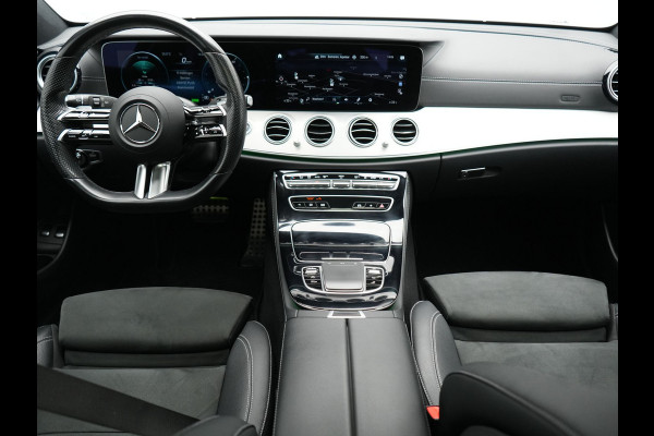 Mercedes-Benz E-Klasse Estate 300 e AMG 320pk PHEV Dealer O.H | Trekhaak af Fabriek | Schuif-/kantel Dak | Widescreen Navi | Multibeam LED | Camera | Alcantara Sportstoelen Verwarmd | Apple Carplay | BLIS | 18"L.M | Plug In Hybrid