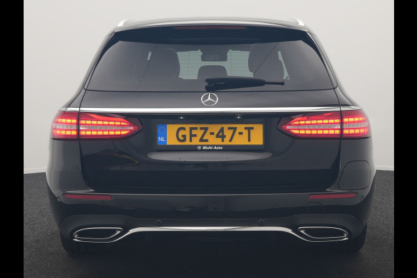 Mercedes-Benz E-Klasse Estate 300 e AMG 320pk PHEV Dealer O.H | Trekhaak af Fabriek | Schuif-/kantel Dak | Widescreen Navi | Multibeam LED | Camera | Alcantara Sportstoelen Verwarmd | Apple Carplay | BLIS | 18"L.M | Plug In Hybrid