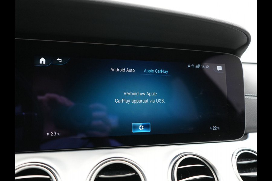 Mercedes-Benz E-Klasse Estate 300 e AMG 320pk PHEV Dealer O.H | Trekhaak af Fabriek | Schuif-/kantel Dak | Widescreen Navi | Multibeam LED | Camera | Alcantara Sportstoelen Verwarmd | Apple Carplay | BLIS | 18"L.M | Plug In Hybrid