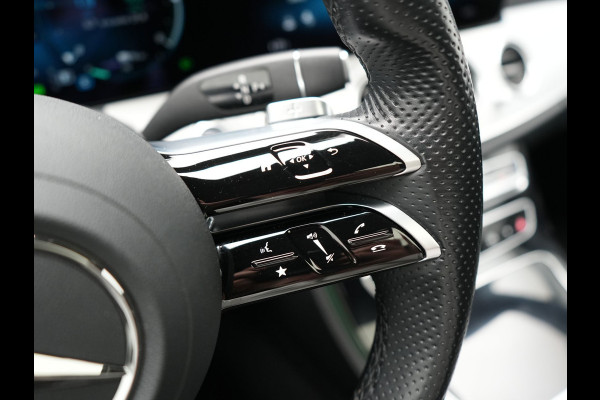 Mercedes-Benz E-Klasse Estate 300 e AMG 320pk PHEV Dealer O.H | Trekhaak af Fabriek | Schuif-/kantel Dak | Widescreen Navi | Multibeam LED | Camera | Alcantara Sportstoelen Verwarmd | Apple Carplay | BLIS | 18"L.M | Plug In Hybrid