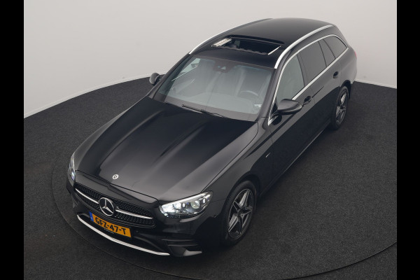 Mercedes-Benz E-Klasse Estate 300 e AMG 320pk PHEV Dealer O.H | Trekhaak af Fabriek | Schuif-/kantel Dak | Widescreen Navi | Multibeam LED | Camera | Alcantara Sportstoelen Verwarmd | Apple Carplay | BLIS | 18"L.M | Plug In Hybrid