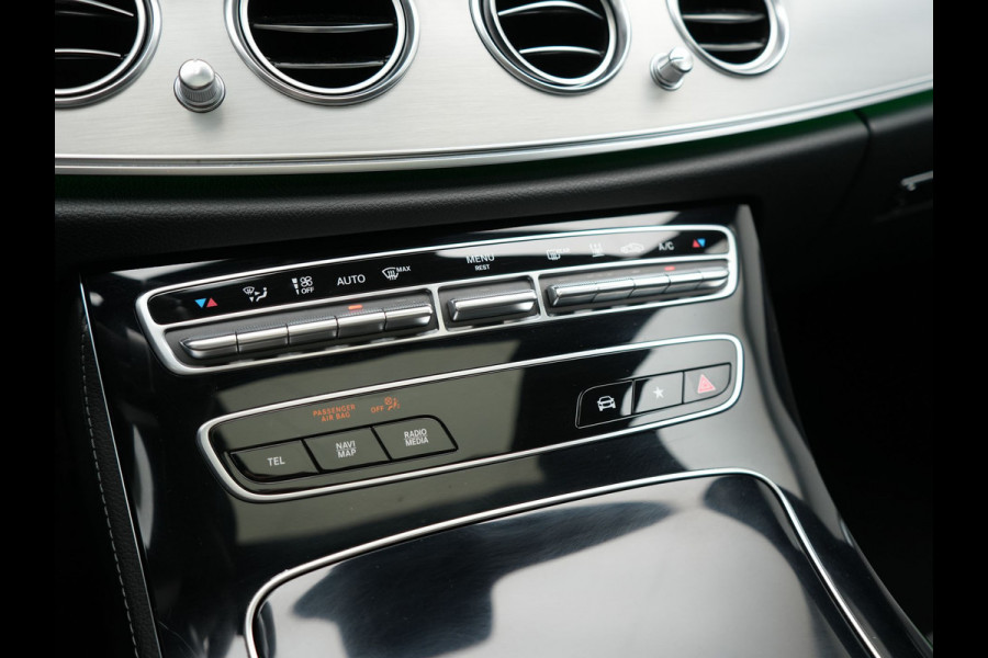 Mercedes-Benz E-Klasse Estate 300 e AMG 320pk PHEV Dealer O.H | Trekhaak af Fabriek | Schuif-/kantel Dak | Widescreen Navi | Multibeam LED | Camera | Alcantara Sportstoelen Verwarmd | Apple Carplay | BLIS | 18"L.M | Plug In Hybrid
