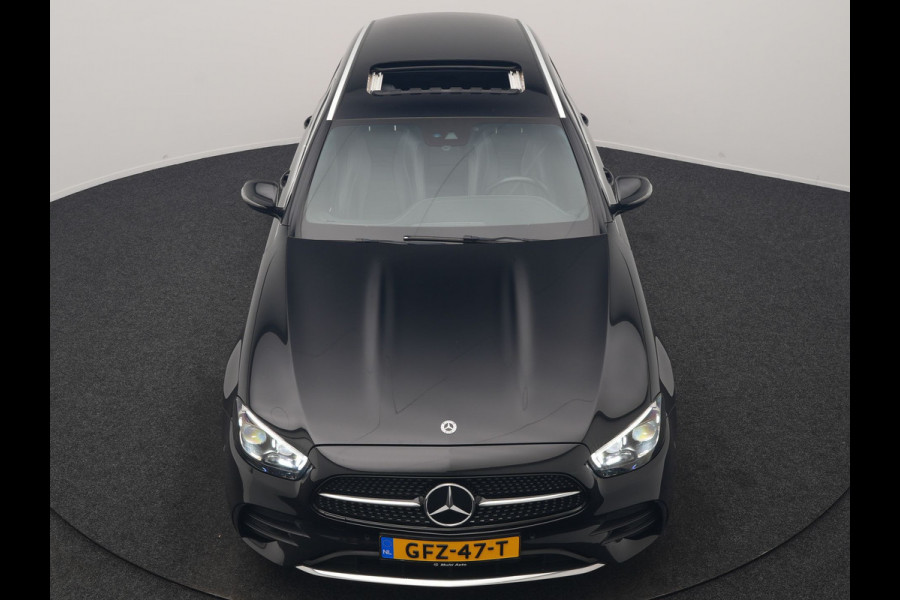 Mercedes-Benz E-Klasse Estate 300 e AMG 320pk PHEV Dealer O.H | Trekhaak af Fabriek | Schuif-/kantel Dak | Widescreen Navi | Multibeam LED | Camera | Alcantara Sportstoelen Verwarmd | Apple Carplay | BLIS | 18"L.M | Plug In Hybrid