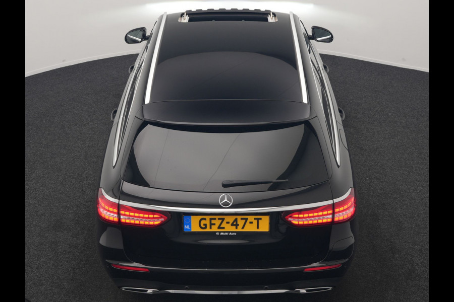 Mercedes-Benz E-Klasse Estate 300 e AMG 320pk PHEV Dealer O.H | Trekhaak af Fabriek | Schuif-/kantel Dak | Widescreen Navi | Multibeam LED | Camera | Alcantara Sportstoelen Verwarmd | Apple Carplay | BLIS | 18"L.M | Plug In Hybrid
