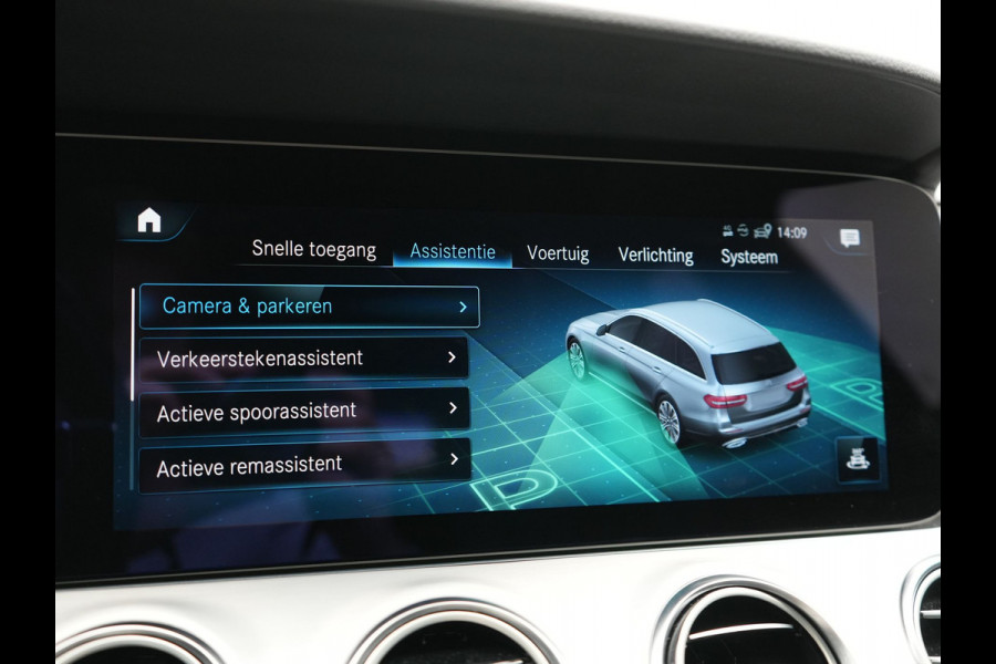 Mercedes-Benz E-Klasse Estate 300 e AMG 320pk PHEV Dealer O.H | Trekhaak af Fabriek | Schuif-/kantel Dak | Widescreen Navi | Multibeam LED | Camera | Alcantara Sportstoelen Verwarmd | Apple Carplay | BLIS | 18"L.M | Plug In Hybrid