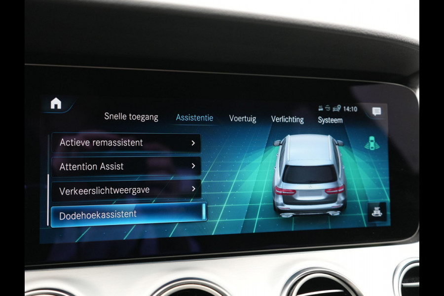 Mercedes-Benz E-Klasse Estate 300 e AMG 320pk PHEV Dealer O.H | Trekhaak af Fabriek | Schuif-/kantel Dak | Widescreen Navi | Multibeam LED | Camera | Alcantara Sportstoelen Verwarmd | Apple Carplay | BLIS | 18"L.M | Plug In Hybrid