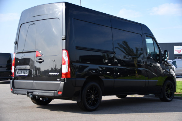 Renault Master T33 2.3 dCi 135 L2H2 Camera, Cruise, LED, Multimedia, Trekhaak, 135pk, NAVI, Betimmering, Uniek!