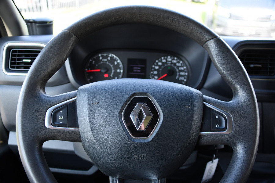 Renault Master T33 2.3 dCi 135 L2H2 Camera, Cruise, LED, Multimedia, Trekhaak, 135pk, NAVI, Betimmering, Uniek!
