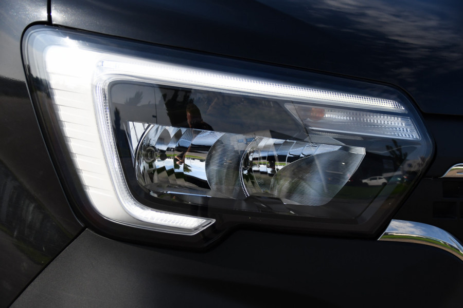 Renault Master T33 2.3 dCi 135 L2H2 Camera, Cruise, LED, Multimedia, Trekhaak, 135pk, NAVI, Betimmering, Uniek!