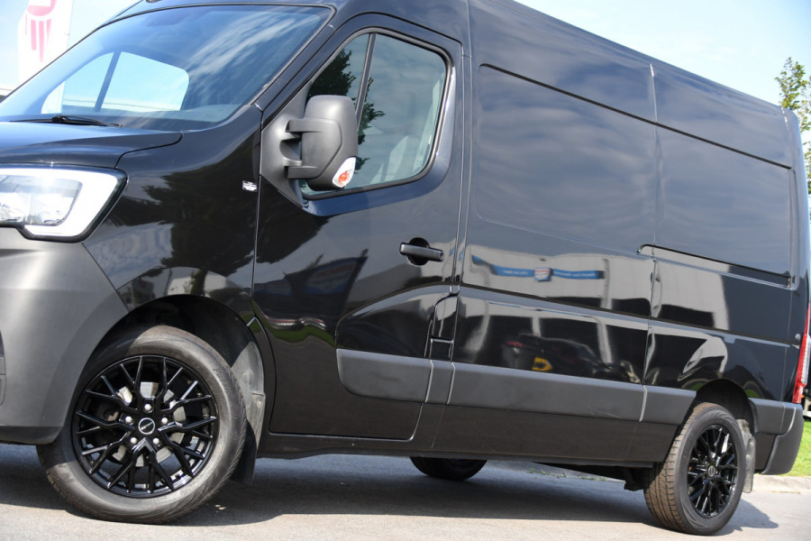 Renault Master T33 2.3 dCi 135 L2H2 Camera, Cruise, LED, Multimedia, Trekhaak, 135pk, NAVI, Betimmering, Uniek!