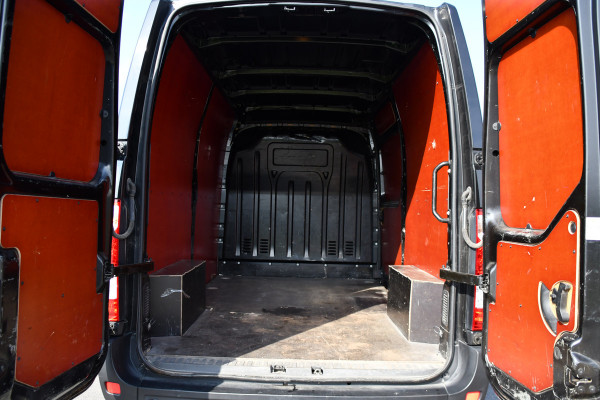 Renault Master T33 2.3 dCi 135 L2H2 Camera, Cruise, LED, Multimedia, Trekhaak, 135pk, NAVI, Betimmering, Uniek!
