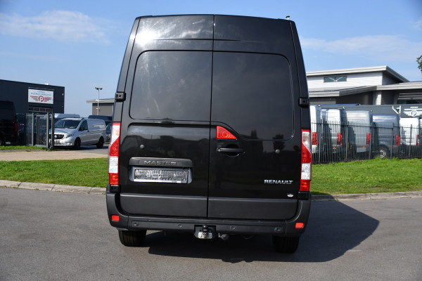 Renault Master T33 2.3 dCi 135 L2H2 Camera, Cruise, LED, Multimedia, Trekhaak, 135pk, NAVI, Betimmering, Uniek!