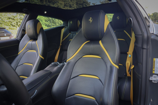 Ferrari GTC4Lusso T 3.9 V8 NOVITEC | KERAMISCH | CARBON EXTERIOR & INTERIOR | FULL SERVICE | PASSENGER DISPLAY | CAMERA | FRONTLIFT |