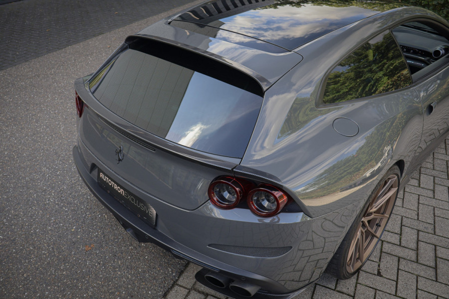 Ferrari GTC4Lusso T 3.9 V8 NOVITEC | KERAMISCH | CARBON EXTERIOR & INTERIOR | FULL SERVICE | PASSENGER DISPLAY | CAMERA | FRONTLIFT |