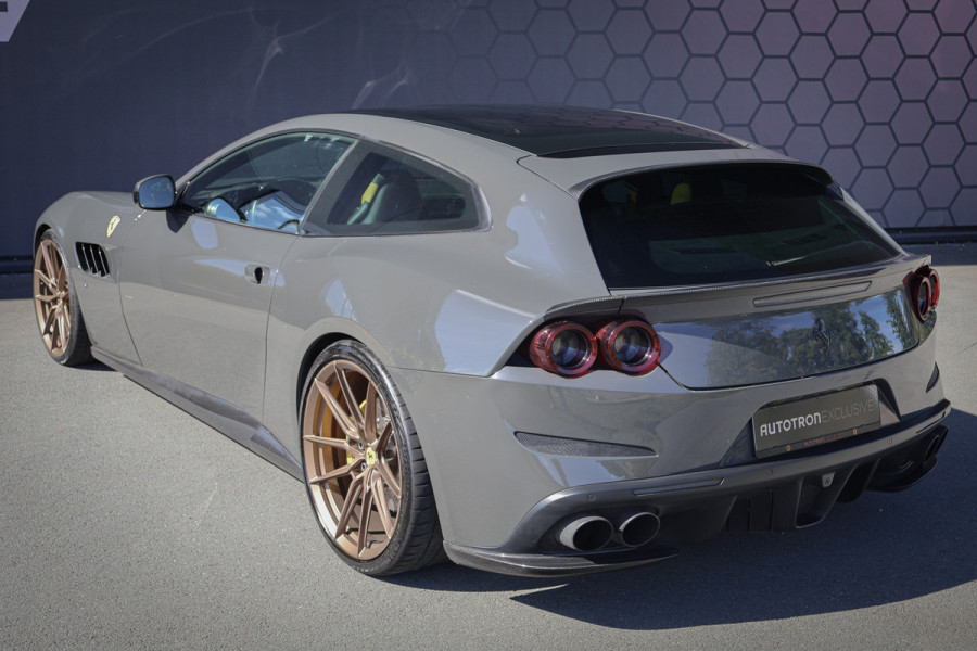 Ferrari GTC4Lusso T 3.9 V8 NOVITEC | KERAMISCH | CARBON EXTERIOR & INTERIOR | FULL SERVICE | PASSENGER DISPLAY | CAMERA | FRONTLIFT |