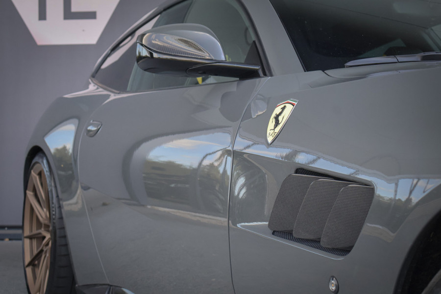 Ferrari GTC4Lusso T 3.9 V8 NOVITEC | KERAMISCH | CARBON EXTERIOR & INTERIOR | FULL SERVICE | PASSENGER DISPLAY | CAMERA | FRONTLIFT |