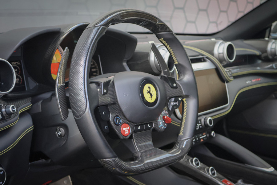 Ferrari GTC4Lusso T 3.9 V8 NOVITEC | KERAMISCH | CARBON EXTERIOR & INTERIOR | FULL SERVICE | PASSENGER DISPLAY | CAMERA | FRONTLIFT |
