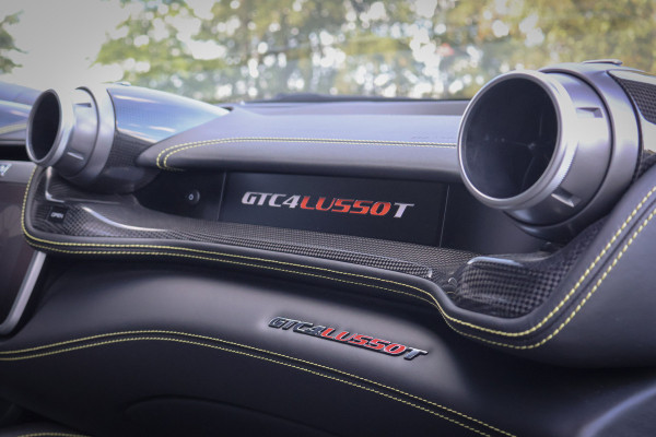 Ferrari GTC4Lusso T 3.9 V8 NOVITEC | KERAMISCH | CARBON EXTERIOR & INTERIOR | FULL SERVICE | PASSENGER DISPLAY | CAMERA | FRONTLIFT |