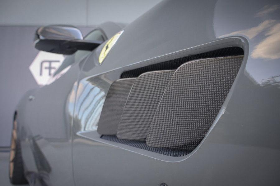 Ferrari GTC4Lusso T 3.9 V8 NOVITEC | KERAMISCH | CARBON EXTERIOR & INTERIOR | FULL SERVICE | PASSENGER DISPLAY | CAMERA | FRONTLIFT |
