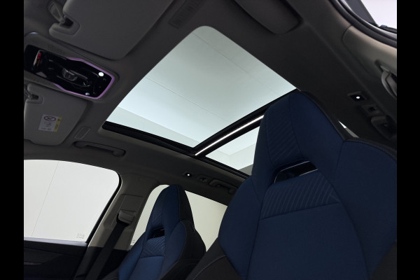 Lynk & Co 01 PHEV AUT-7 261pk Pano-Schuifdak Trekhaak Lmv 20" 360°Camera Apple Carplay Android Auto Adap.Cruise Navi Pdc Ecc Keyless Led Plug Elek.Memory.Stoel File assistent Dodehoek detector Elektrisch bedienbare achterklep Rijstrooksensor Wifi Verkeersbord detectie 425Nm koppel 3,7kw laadvermogen 1.800kg Trekvermogen