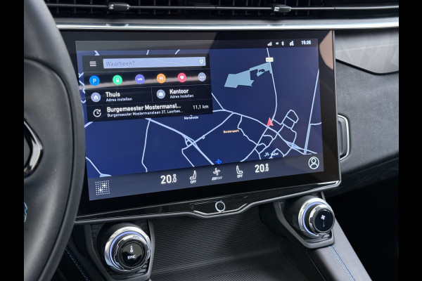 Lynk & Co 01 PHEV AUT-7 261pk Pano-Schuifdak Trekhaak Lmv 20" 360°Camera Apple Carplay Android Auto Adap.Cruise Navi Pdc Ecc Keyless Led Plug Elek.Memory.Stoel File assistent Dodehoek detector Elektrisch bedienbare achterklep Rijstrooksensor Wifi Verkeersbord detectie 425Nm koppel 3,7kw laadvermogen 1.800kg Trekvermogen