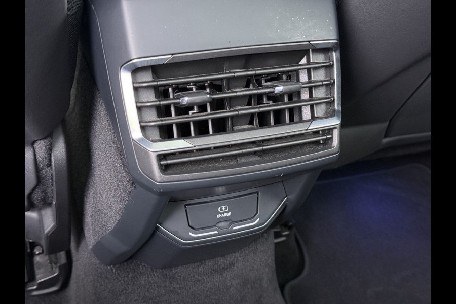 Lynk & Co 01 PHEV AUT-7 261pk Pano-Schuifdak Trekhaak Lmv 20" 360°Camera Apple Carplay Android Auto Adap.Cruise Navi Pdc Ecc Keyless Led Plug Elek.Memory.Stoel File assistent Dodehoek detector Elektrisch bedienbare achterklep Rijstrooksensor Wifi Verkeersbord detectie 425Nm koppel 3,7kw laadvermogen 1.800kg Trekvermogen