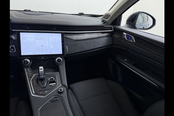 Lynk & Co 01 PHEV AUT-7 261pk Pano-Schuifdak Trekhaak Lmv 20" 360°Camera Apple Carplay Android Auto Adap.Cruise Navi Pdc Ecc Keyless Led Plug Elek.Memory.Stoel File assistent Dodehoek detector Elektrisch bedienbare achterklep Rijstrooksensor Wifi Verkeersbord detectie 425Nm koppel 3,7kw laadvermogen 1.800kg Trekvermogen