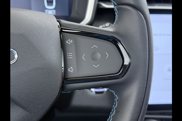 Lynk & Co 01 PHEV AUT-7 261pk Pano-Schuifdak Trekhaak Lmv 20" 360°Camera Apple Carplay Android Auto Adap.Cruise Navi Pdc Ecc Keyless Led Plug Elek.Memory.Stoel File assistent Dodehoek detector Elektrisch bedienbare achterklep Rijstrooksensor Wifi Verkeersbord detectie 425Nm koppel 3,7kw laadvermogen 1.800kg Trekvermogen