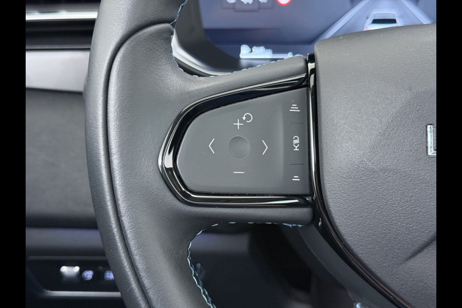 Lynk & Co 01 PHEV AUT-7 261pk Pano-Schuifdak Trekhaak Lmv 20" 360°Camera Apple Carplay Android Auto Adap.Cruise Navi Pdc Ecc Keyless Led Plug Elek.Memory.Stoel File assistent Dodehoek detector Elektrisch bedienbare achterklep Rijstrooksensor Wifi Verkeersbord detectie 425Nm koppel 3,7kw laadvermogen 1.800kg Trekvermogen