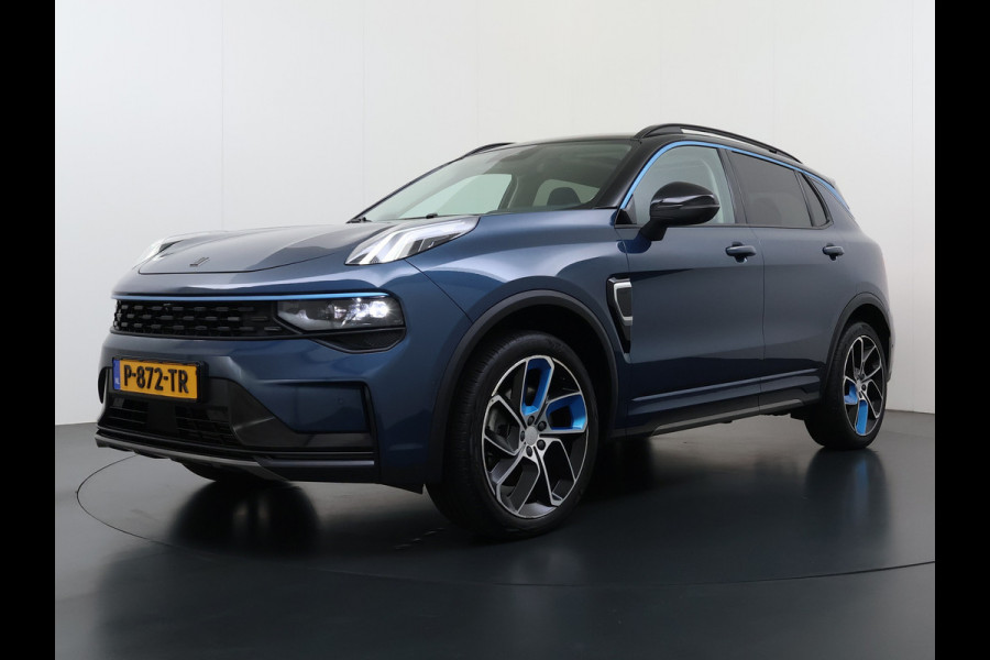 Lynk & Co 01 PHEV AUT-7 261pk Pano-Schuifdak Trekhaak Lmv 20" 360°Camera Apple Carplay Android Auto Adap.Cruise Navi Pdc Ecc Keyless Led Plug Elek.Memory.Stoel File assistent Dodehoek detector Elektrisch bedienbare achterklep Rijstrooksensor Wifi Verkeersbord detectie 425Nm koppel 3,7kw laadvermogen 1.800kg Trekvermogen