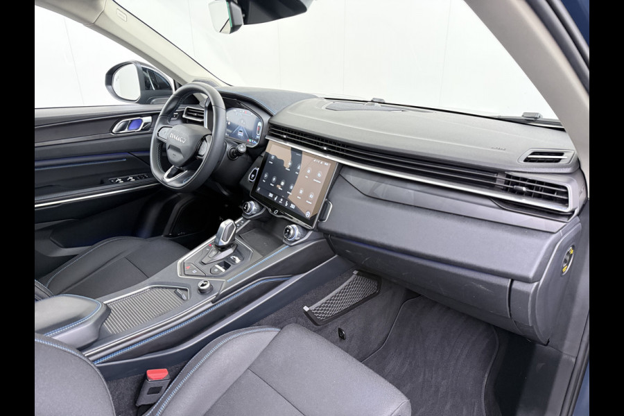 Lynk & Co 01 PHEV AUT-7 261pk Pano-Schuifdak Trekhaak Lmv 20" 360°Camera Apple Carplay Android Auto Adap.Cruise Navi Pdc Ecc Keyless Led Plug Elek.Memory.Stoel File assistent Dodehoek detector Elektrisch bedienbare achterklep Rijstrooksensor Wifi Verkeersbord detectie 425Nm koppel 3,7kw laadvermogen 1.800kg Trekvermogen