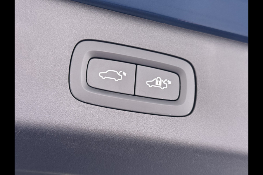 Lynk & Co 01 PHEV AUT-7 261pk Pano-Schuifdak Trekhaak Lmv 20" 360°Camera Apple Carplay Android Auto Adap.Cruise Navi Pdc Ecc Keyless Led Plug Elek.Memory.Stoel File assistent Dodehoek detector Elektrisch bedienbare achterklep Rijstrooksensor Wifi Verkeersbord detectie 425Nm koppel 3,7kw laadvermogen 1.800kg Trekvermogen