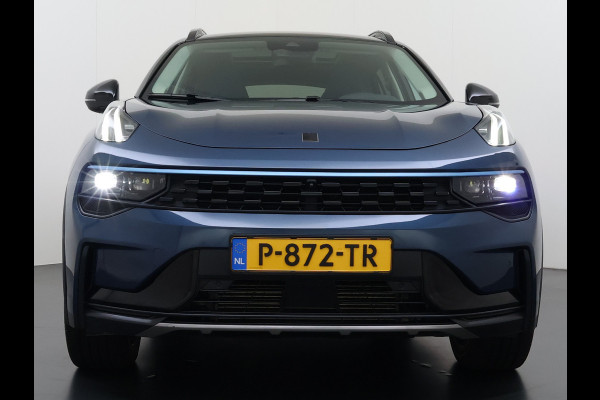 Lynk & Co 01 PHEV AUT-7 261pk Pano-Schuifdak Trekhaak Lmv 20" 360°Camera Apple Carplay Android Auto Adap.Cruise Navi Pdc Ecc Keyless Led Plug Elek.Memory.Stoel File assistent Dodehoek detector Elektrisch bedienbare achterklep Rijstrooksensor Wifi Verkeersbord detectie 425Nm koppel 3,7kw laadvermogen 1.800kg Trekvermogen