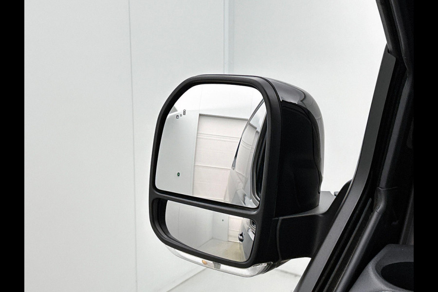 Ford Transit Custom 320 2.0 TDCI L2H1 Limited Automaat Airco Navigatie Cruise control Trekhaak