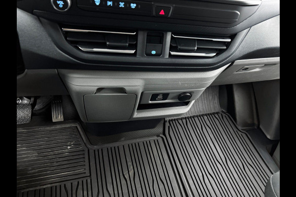 Ford Transit Custom 320 2.0 TDCI L2H1 Limited Automaat Airco Navigatie Cruise control Trekhaak