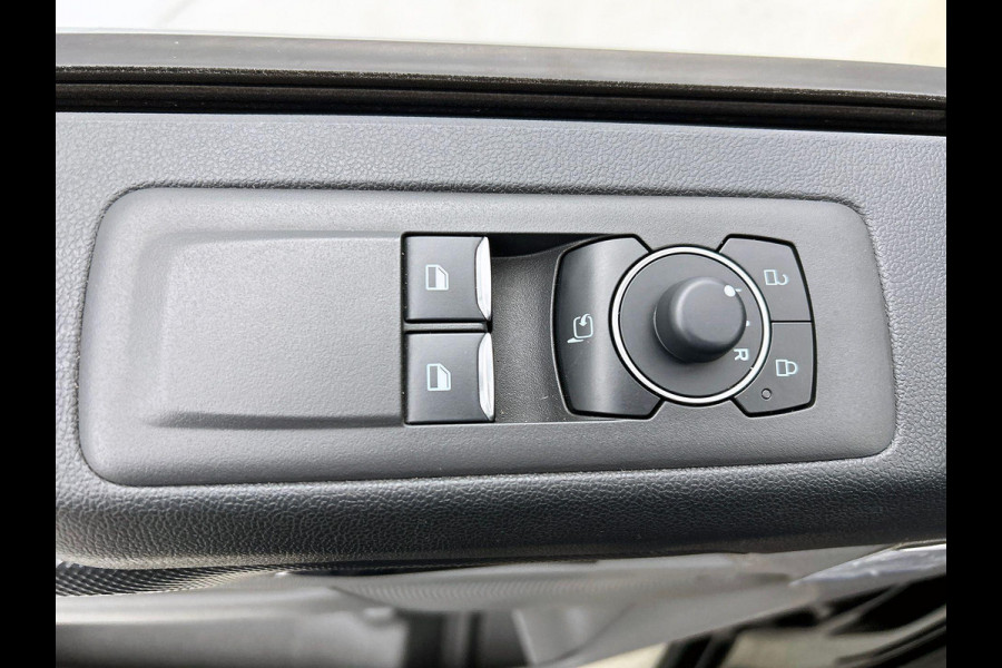 Ford Transit Custom 320 2.0 TDCI L2H1 Limited Automaat Airco Navigatie Cruise control Trekhaak
