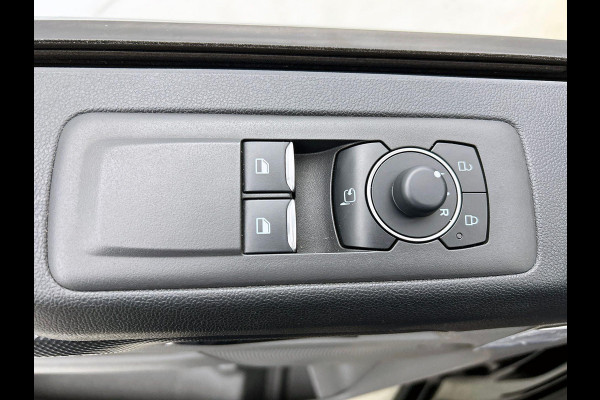 Ford Transit Custom 320 2.0 TDCI L2H1 Limited Automaat Airco Navigatie Cruise control Trekhaak