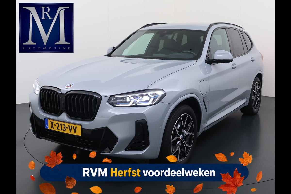 BMW X3 xDrive30e High Executive VAN: 48.900,- VOOR: 44.899,- UW HERFSTVOORDEEL: 4.001,- M SPORT | ELEKTRISCHE TREKHAAK| DEALER ONDERHOUDEN | 360 CAMERA | HEAD UP | LASER LED|  LEDER INCL. STOELVERWARMING | DRIVING ASS.  | RIJKLAARPRIJS incl. 12mnd BOVAG