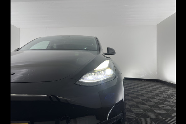 Tesla Model Y Long Range AWD 75 kWh (3-Fase-11kW) {SoH-87%} (INCL-BTW) Aut. *PANO | AUTO-PILOT | LEATHER | NAVI-FULLMAP | MATRIX-LED | KEYLESS | CAMERA | DAB+ | HEATED-COMFORTSEATS | PRIVACYGLASS | TOPVIEW | 20''ALU*