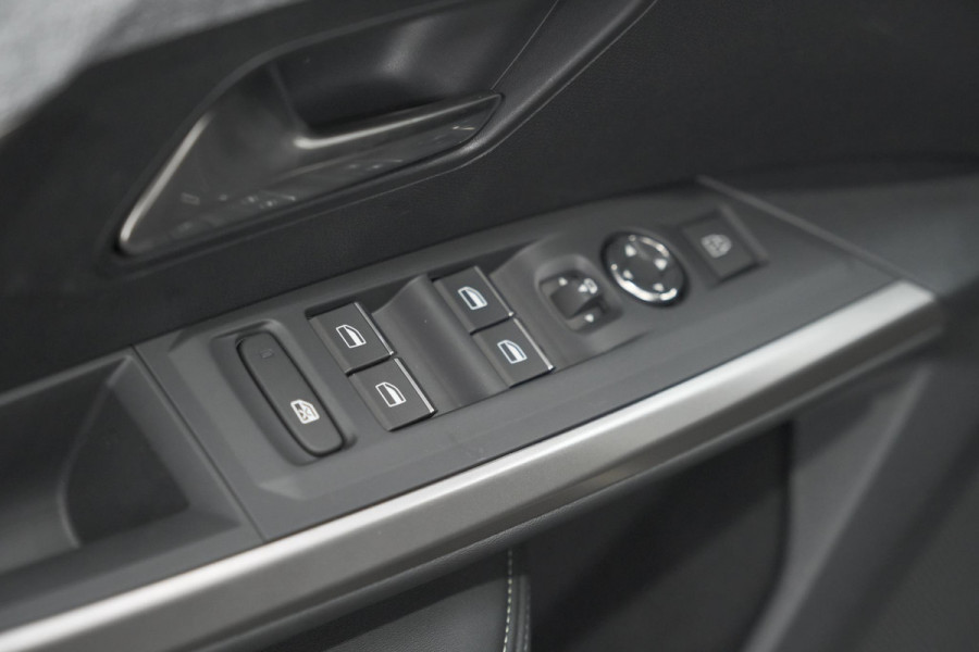 Peugeot 3008 1.2 Hybrid 145 GT | Elektrische Kofferklep | Camera | Adaptieve Cruise Control | Apple CarPlay