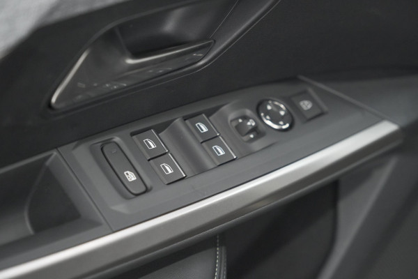 Peugeot 3008 1.2 Hybrid 145 GT | Elektrische Kofferklep | Camera | Adaptieve Cruise Control | Apple CarPlay