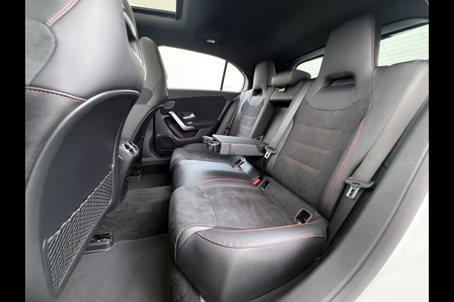 Mercedes-Benz A-Klasse 250 AMG line | Pano Memory Multibeam Distronic
