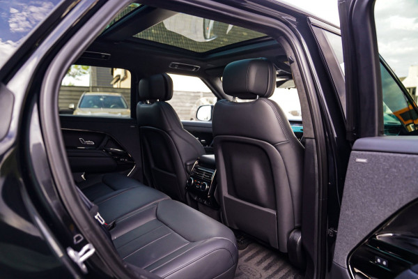 Land Rover Range Rover Sport 3.0 P510e First Edition | Massage | Stoelverwarming/verkoeling | Panorama | Luchtvering | HuD | BTW