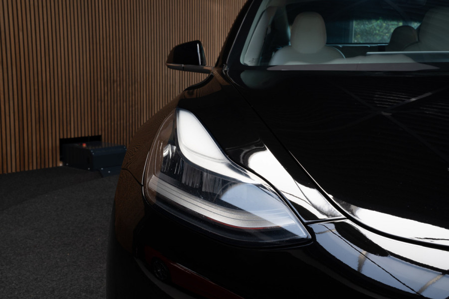 Tesla Model 3 Long Range AWD 75 kWh Panodak Leder 360° ACC Climate Stuur- & Stoelverwarming voor & achter LM velgen PDC Elektr. achterklep Elektr. verst. stuurwiel Elektr. verstelb. stoelen BTW auto