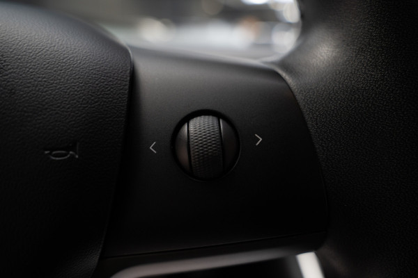 Tesla Model 3 Long Range AWD 75 kWh Panodak Leder 360° ACC Climate Stuur- & Stoelverwarming voor & achter LM velgen PDC Elektr. achterklep Elektr. verst. stuurwiel Elektr. verstelb. stoelen BTW auto