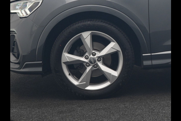Audi Q3 35 TFSI S Line Pro Line S 150pk | Trekhaak | Cruise Control | Sportstoelen Verwarmd | Blis | DAB | Navigatie | 19"L.M